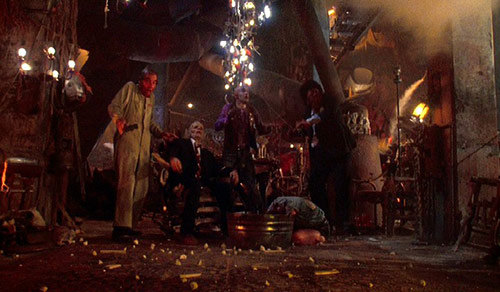 Trailer phim: The Texas Chainsaw Massacre 2 - 4