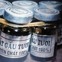 Sức khỏe đời sống - Nhập viện nghi do uống rượu pha mật gấu