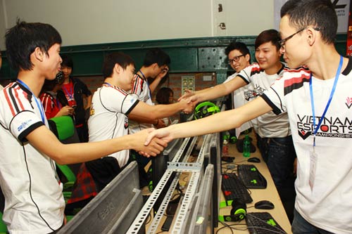 CKKV VEC Hà Nội: Màn cân não dai dẳng giữa Freedom và Doping - 6