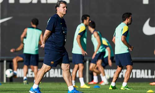 Barca: Coi chừng Milan dựng "xe bus" - 2