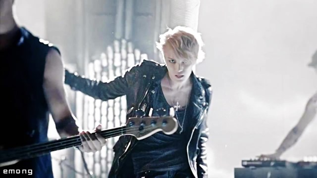 Lee Hyori cởi áo, Jae Joong "nhá hàng" - 12