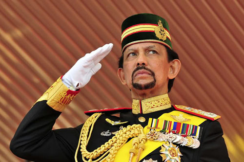 Brunei: Ném đá đến chết những kẻ ngoại tình - 1