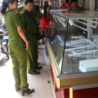Pháp luật - Trong đêm, trộm "hốt" toàn bộ vàng trong tiệm