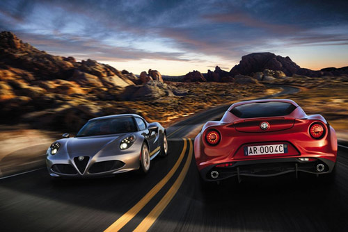 Alfa Romeo 4C phô diễn sức mạnh - 9