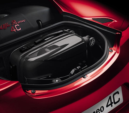 Alfa Romeo 4C phô diễn sức mạnh - 10