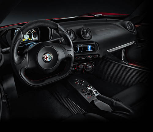 Alfa Romeo 4C phô diễn sức mạnh - 8