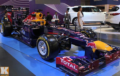 RB9, xe 3 lần vô địch F1 xuất hiện tại Việt Nam - 1