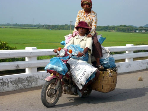 Xe thồ hàng lút mặt tài xế chỉ có ở miền Tây - 3