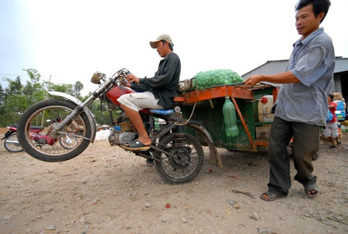 Xe thồ hàng lút mặt tài xế chỉ có ở miền Tây - 6
