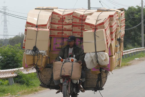 Xe thồ hàng lút mặt tài xế chỉ có ở miền Tây - 8