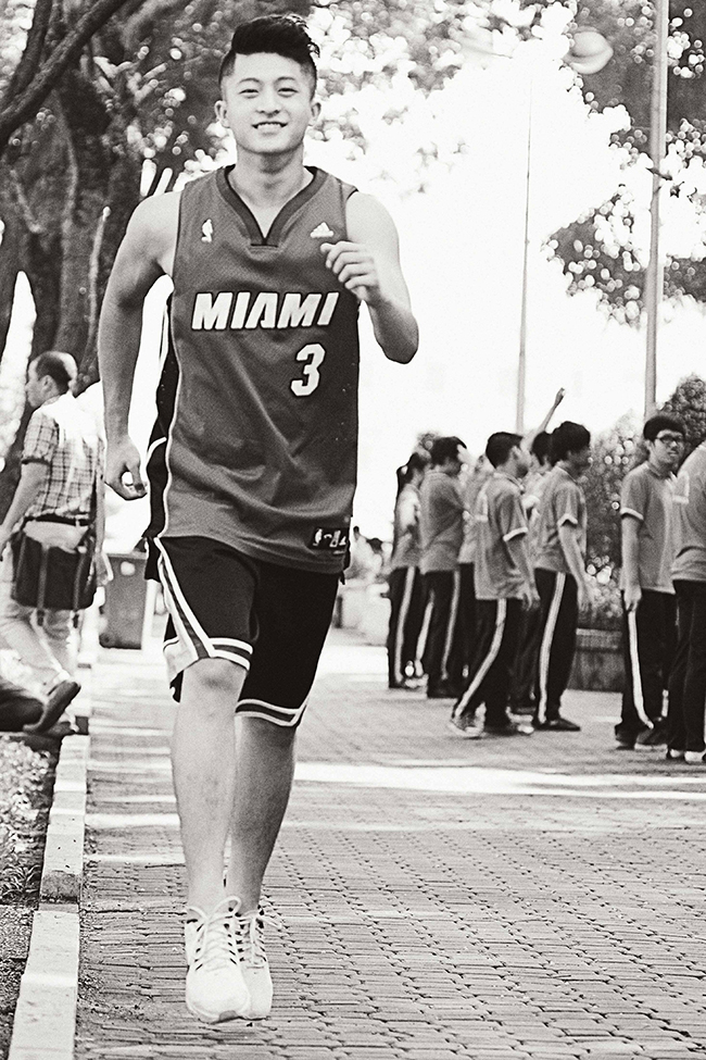 Nói về việc tham gia HCMC Run 2013 – Chinh phục cầu Phú Mỹ, Harry Lu cho biết: “Tôi hâm mộ vẻ đẹp của Tăng Thanh Hà từ khi còn học chung trường RMIT, nên rất bất ngờ khi biết chị ấy là người tổ chức giải chạy việt dã TPHCM lần thứ nhất.
