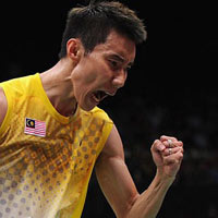 Thể thao - Tay vợt số 1 thế giới chấp 3 người cùng lúc