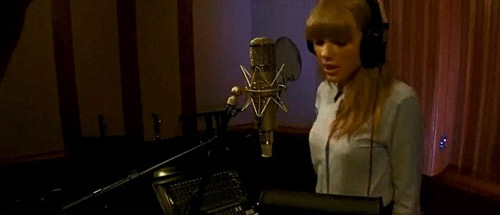 Taylor Swift hát về Quán quân Anh quốc - 2