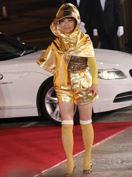 Choáng vì độ ăn chơi của sao già Hoa ngữ - 14