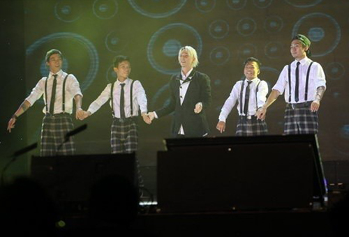 JYJ làm nức lòng fan - 18