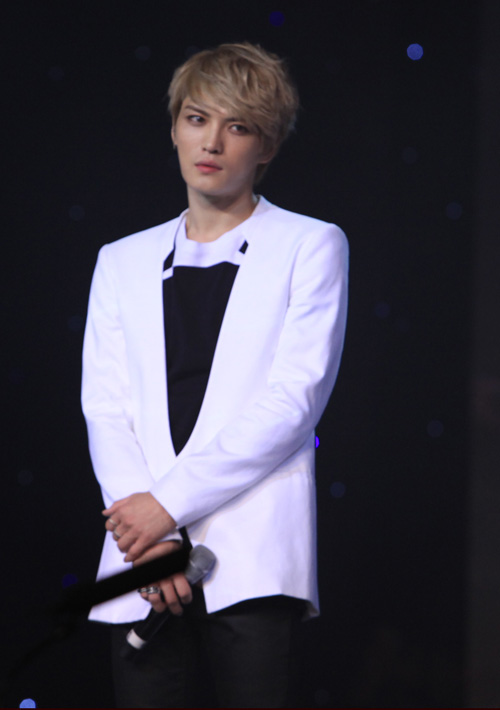 JYJ làm nức lòng fan - 4