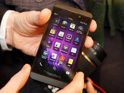 Cựu CEO Apple cân nhắc việc mua lại BlackBerry - 1