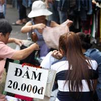 Người mẫu - Hoa hậu - Vì sao quần áo "sida" luôn đắt khách?