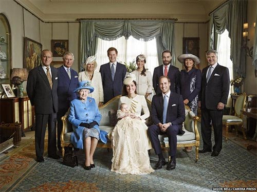 Bốn thế hệ Hoàng gia Anh trong một bức ảnh - 1