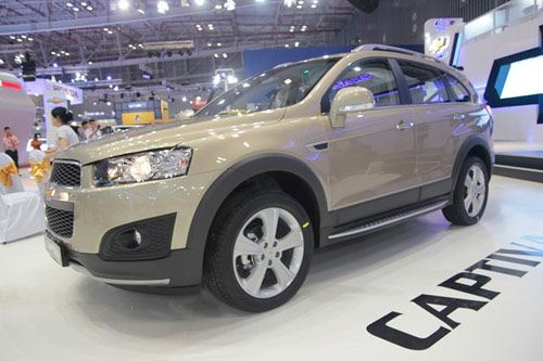 Chevrolet Captiva 2013 chính hãng giá 929 triệu đồng - 2