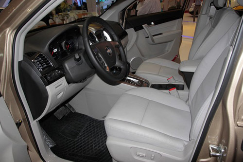 Chevrolet Captiva 2013 chính hãng giá 929 triệu đồng - 4