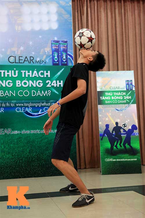 Thử thách tâng bóng 24h bắt đầu “nóng” - 2