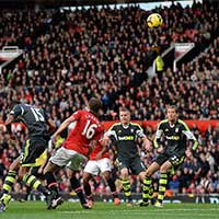 Bóng đá - MU: Phòng thủ, hay là đi ngủ?