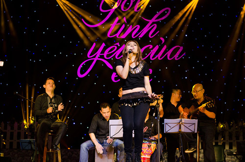 Mỹ Tâm xin kéo cao áo để múa bụng - 7