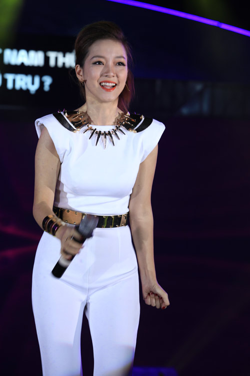 Hà Hồ "đốt cháy" khán giả - 5