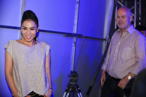 Hà Hồ "đốt cháy" khán giả - 1