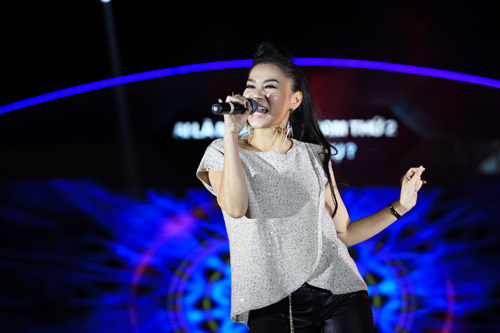 Hà Hồ "đốt cháy" khán giả - 14