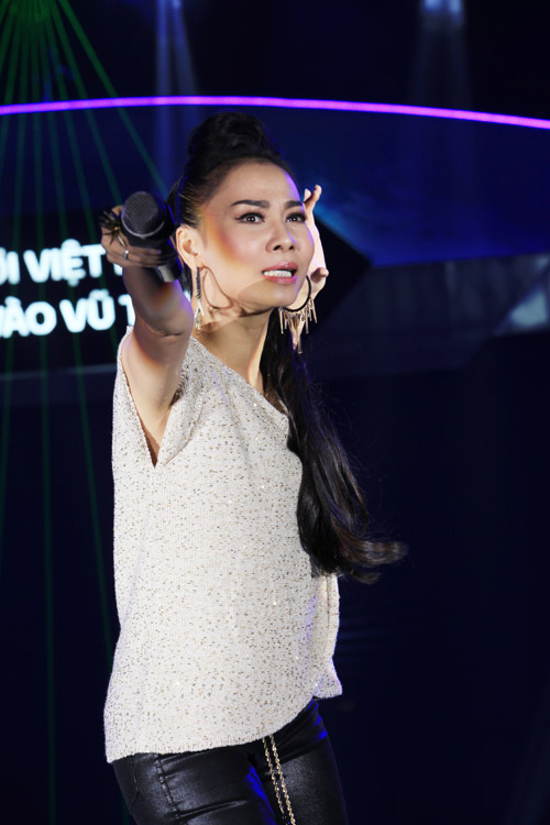 Hà Hồ "đốt cháy" khán giả - 16