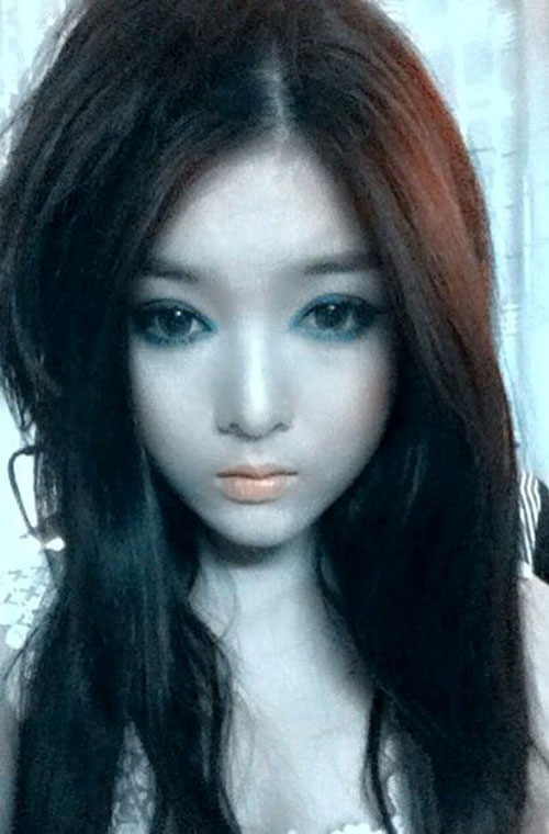Hot girl tung ảnh ma quái chào Halloween - 2