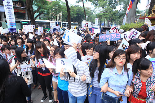 HOT: Fan Việt cuồng nhiệt đón thần tượng A-Pink - 9