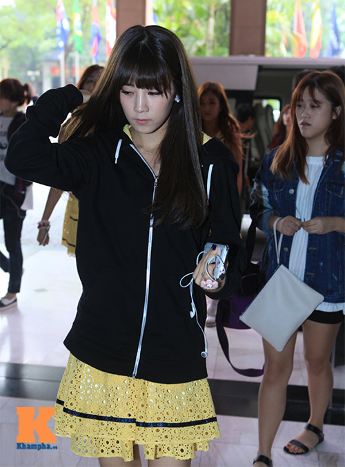 HOT: Fan Việt cuồng nhiệt đón thần tượng A-Pink - 12