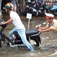 Tin tức trong ngày - TP.HCM: CSGT học “văn hóa ứng xử với dân”