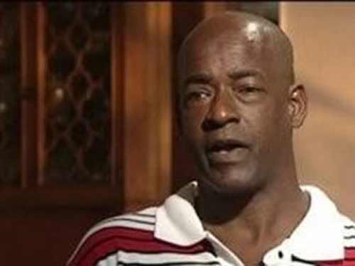 Những ca tự phẫu thuật rùng rợn nhất - 2