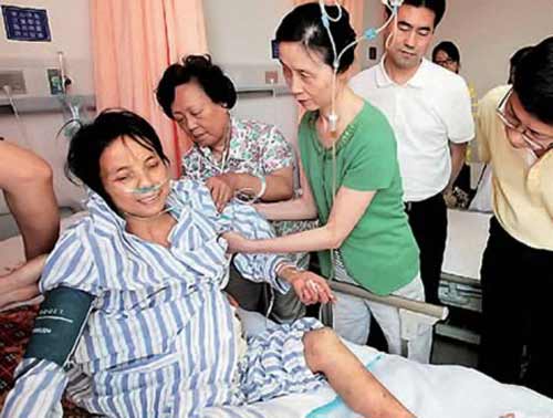 Những ca tự phẫu thuật rùng rợn nhất - 5