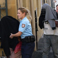 Tin tức trong ngày - Pháp: Bé sơ sinh bị nhốt gần 2 năm trong cốp xe