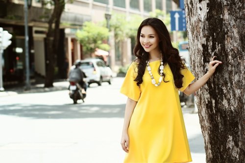 Hiền Thục vàng rực rỡ xuống phố - 8