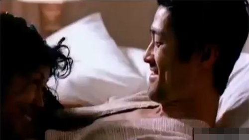 Video: Trí Nguyễn bị làm phiền khi “yêu” - 3