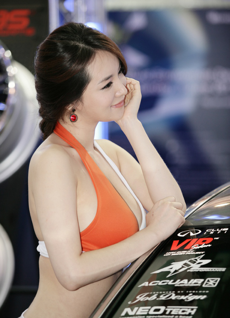 Han Ji Eun: Cô nàng gợi cảm bậc nhất bên xe

Tăng Thanh Hà cầm lái siêu xe Audi R8 V10 mui trần

Chân dài làm khuynh đảo đường đua F1

Người đẹp mặc áo xuyên thấu tại triển lãm xe
