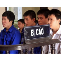 Pháp luật - "Tặng" người yêu cho cả nhóm hiếp dâm: Lĩnh án