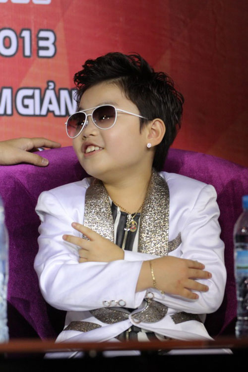 Psy nhí rủ Mỹ Chi nhảy Gangnam Style - 1