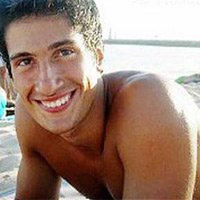 Phi thường - kỳ quặc - Cắt phăng "của quý" vì không có bạn gái