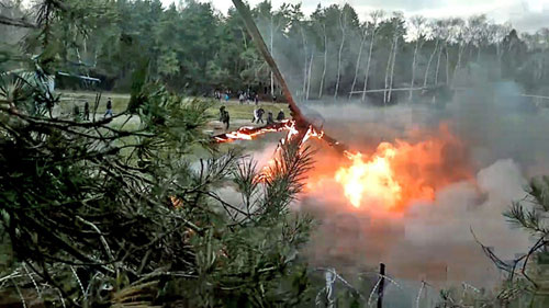 Nga: Trực thăng Ka-52 "Cá sấu" rơi gần nhà dân - 1