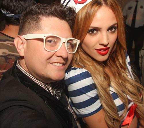 Bồ mới Liam hóa nữ thủy thủ sexy đón Halloween - 2