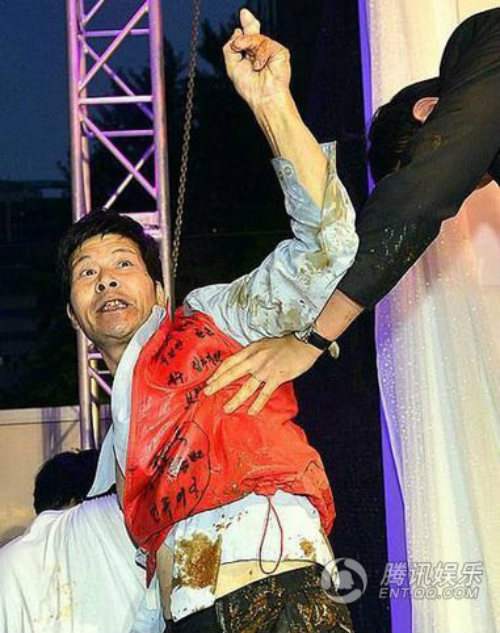 Giật thót những vụ hành hung, sỉ nhục Cbiz - 6