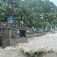 Tin tức trong ngày - Bão Krosa diễn biến khó lường