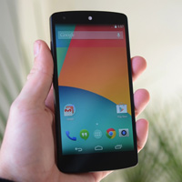 Trên tay Nexus 5 giá 7,3 triệu đồng